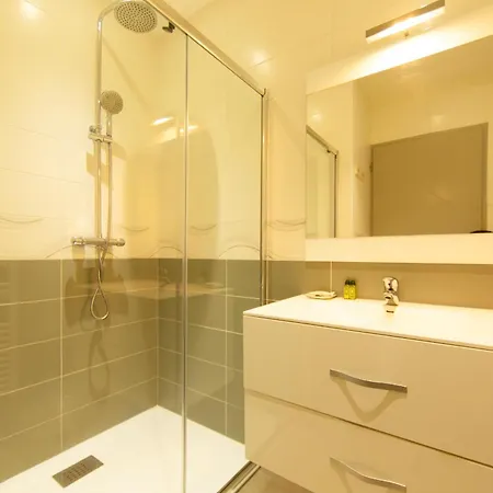Apartment T2 De Gamme Avec Vue Bassin *